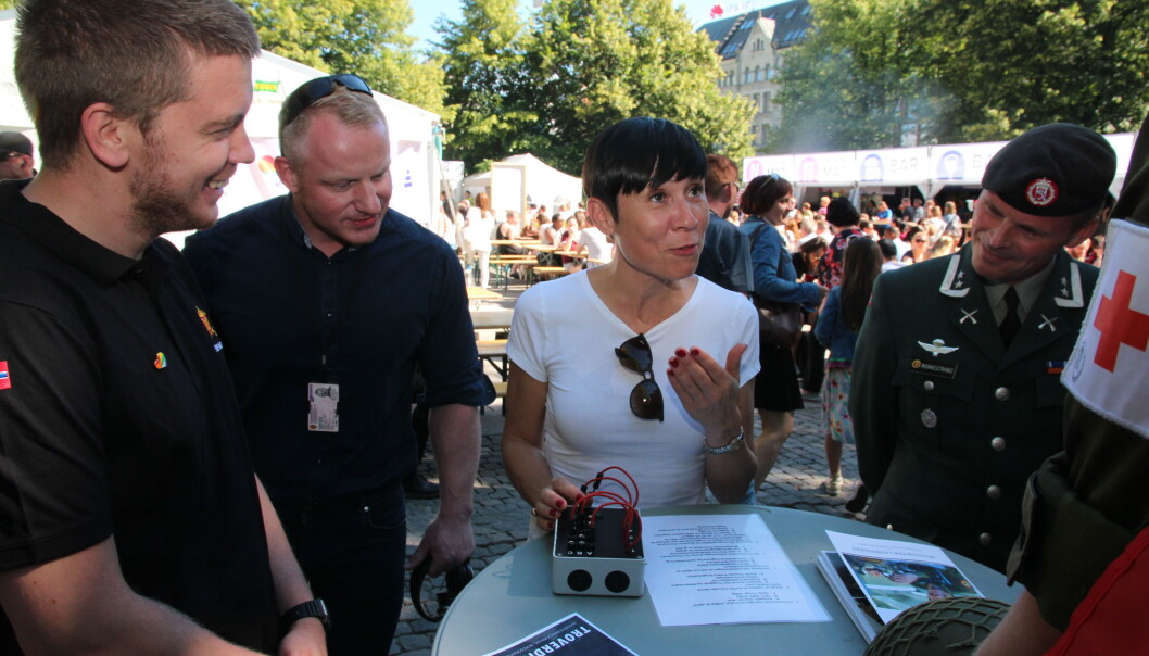 Forsvarsministeren bestod Forsvarets quiz med glans (foto: Betzy A K Thangstad) Forsvarsministeren bestod Forsvarets quiz med glans (foto: Betzy A K Thangstad)
