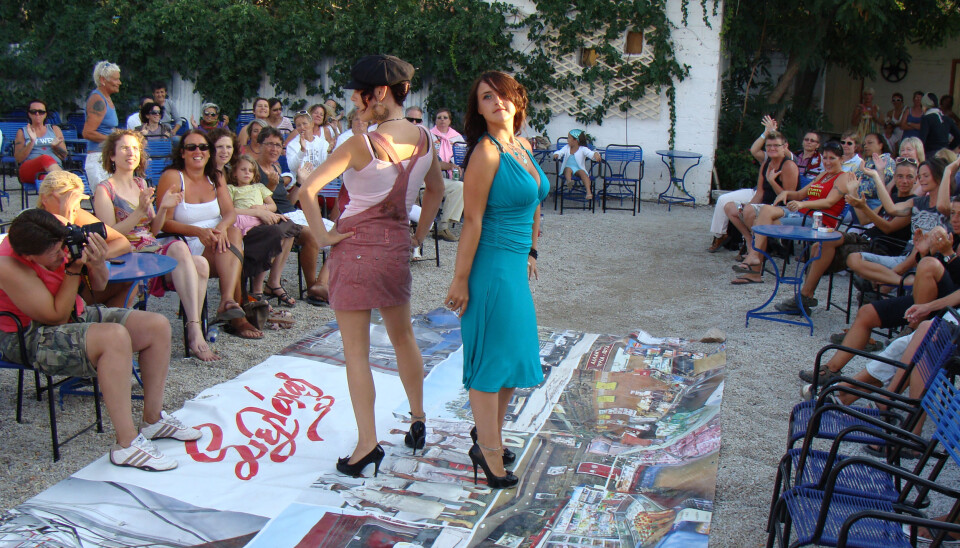 Kvinnefestivalen på Lesbos 2010. Foto: Erna Bøyum. Kvinnefestivalen på Lesbos 2010. Foto: Erna Bøyum.