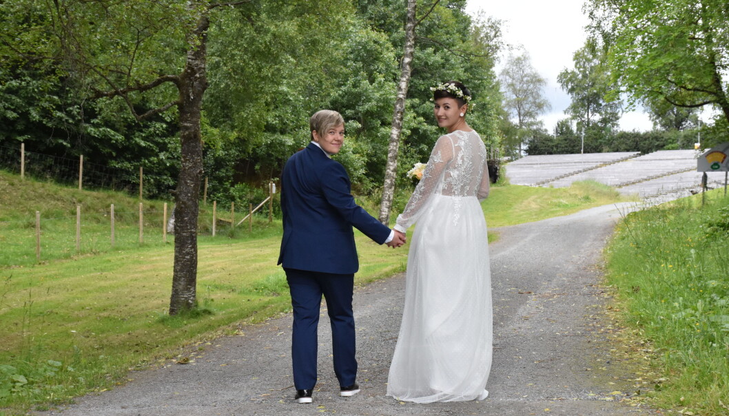 Martine Storhaug og Cecilie Kristine Aalberg vet de er heldige som har fått lov til å gifte seg. Slik er det ikke i alle land. Privat foto. Martine Storhaug og Cecilie Kristine Aalberg vet de er heldige som har fått lov til å gifte seg. Slik er det ikke i alle land. Privat foto.