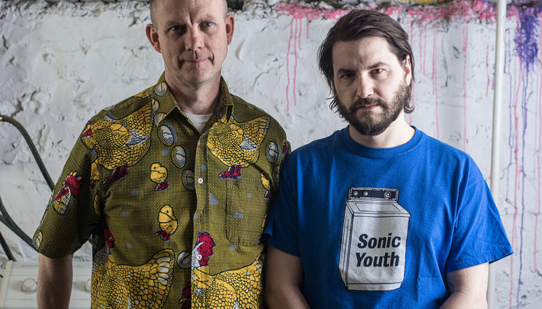 Kjæresteparet M.C. Schmidt og Drew Daniels slipper sitt nye album, «Plastic Anniversary», tre dager før de spiller på Blå 18. mars. Kjæresteparet M.C. Schmidt og Drew Daniels slipper sitt nye album, «Plastic Anniversary», tre dager før de spiller på Blå 18. mars.