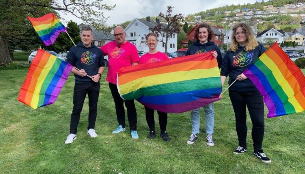f.v. Anbjørn Steinholm Frislis, Rune Sæbønes, Gjøri Dalsbø, Ingrid
Kristine Sylte og Benedikte Kåss. Foto: Bygdepride. f.v. Anbjørn Steinholm Frislis, Rune Sæbønes, Gjøri Dalsbø, Ingrid
Kristine Sylte og Benedikte Kåss. Foto: Bygdepride.