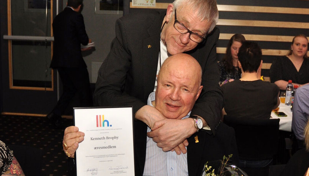Sammen med Aasmund Robert Vik, ble Kenneth Brophy utnevnt til æresmeldem i LLH, nå FRI, under landsmøtet i april 2016. Foto: Reidar Engesbak. Sammen med Aasmund Robert Vik, ble Kenneth Brophy utnevnt til æresmeldem i LLH, nå FRI, under landsmøtet i april 2016. Foto: Reidar Engesbak.