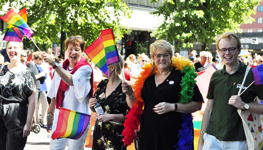 (f.v.)Brita Brekke, leder i FRI Oslo og Akershus, Oslos ordsfører Marianne Borgen, Ingvild Endestad, leder i FRI, kultur- og likestillingsminister Trine Skei Grande og Fredrik Dreyer, Oslo Prides festivalsjef. Foto: Reidar Engesbak. (f.v.)Brita Brekke, leder i FRI Oslo og Akershus, Oslos ordsfører Marianne Borgen, Ingvild Endestad, leder i FRI, kultur- og likestillingsminister Trine Skei Grande og Fredrik Dreyer, Oslo Prides festivalsjef. Foto: Reidar Engesbak.