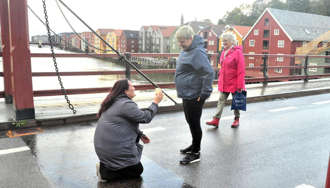 Linn Iren frir til Aina. Foto: Reidar Engesbak. Linn Iren frir til Aina. Foto: Reidar Engesbak.