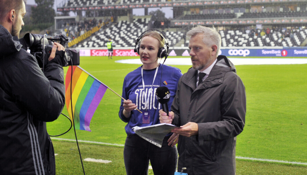 Trondheim Pride-leder Hannah Christin Lerfaldet intervjues på Lerkendal. Foto: Reidar Engesbak. Trondheim Pride-leder Hannah Christin Lerfaldet intervjues på Lerkendal. Foto: Reidar Engesbak.