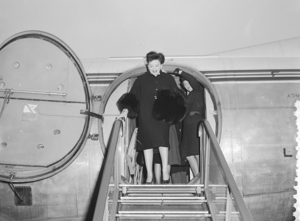 Judy Garlands annkommer Amsterdam i 1960. Den nye filmen «Judy» lover å ta publikum med bak regnbuen i livet til verdensstjernen.