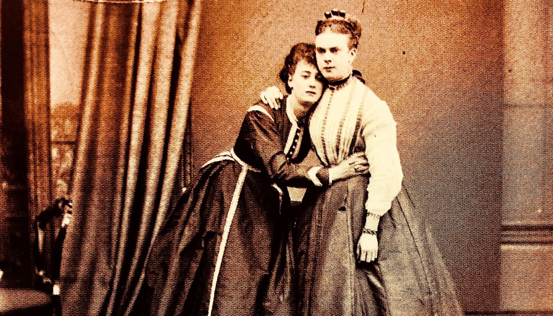 Da rettsaken mot Simonette Vold og hennes ansatte startet i 1844, hadde bygdesladderen om hennes uvanlige interesse for kvinner gått siden 1809.
Illustrasjonsfoto. Da rettsaken mot Simonette Vold og hennes ansatte startet i 1844, hadde bygdesladderen om hennes uvanlige interesse for kvinner gått siden 1809.
Illustrasjonsfoto.