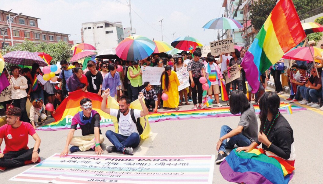 – Mange av dem begrepet er ment å omfatte, vil uansett ikke identifiserer seg med et tredje kjønn, sier Kyle Knight fra Human Rights Watch. Bildet er fra Nepal Pride i 2019. – Mange av dem begrepet er ment å omfatte, vil uansett ikke identifiserer seg med et tredje kjønn, sier Kyle Knight fra Human Rights Watch. Bildet er fra Nepal Pride i 2019.