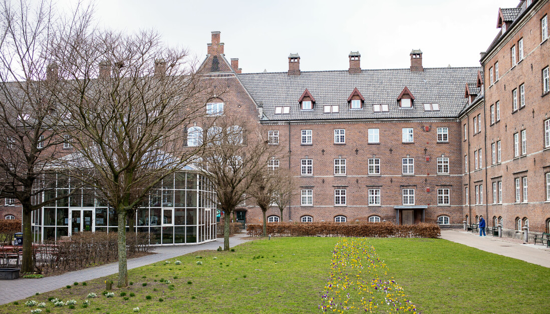 Slottet var tidligere et sykehus og ligger i arbeiderbydelen Nørrebro i København.