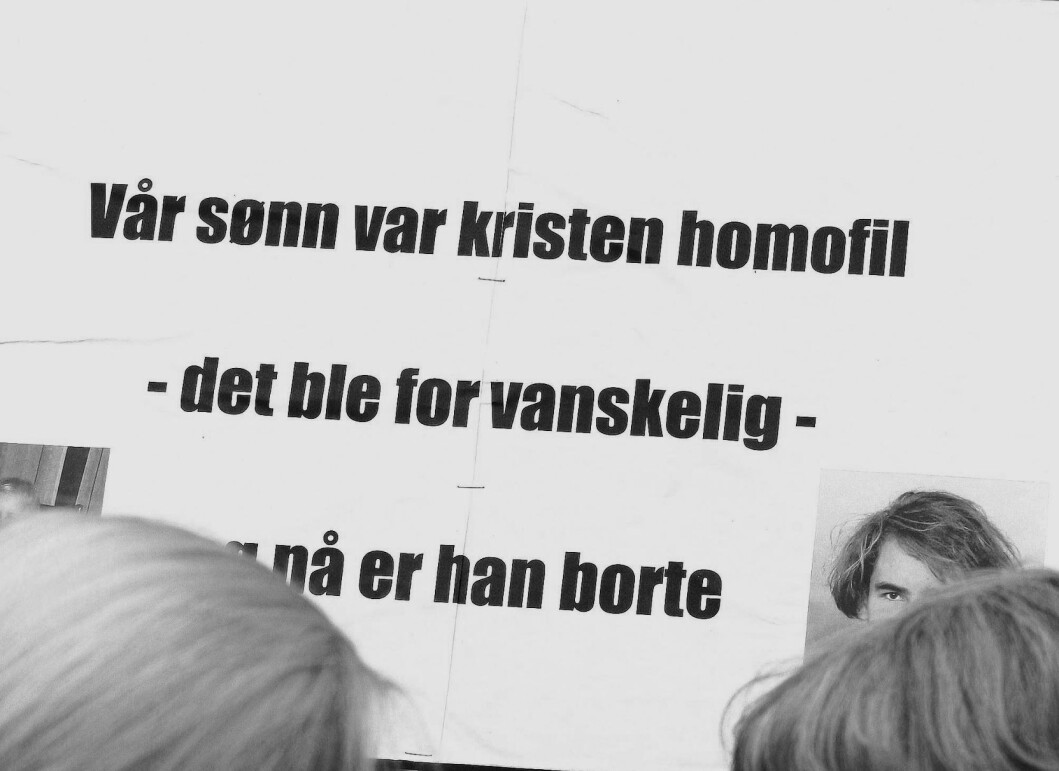 At dagens parader er like nødvendig som da hun gikk i sitt første homotog i Oslo i 1993, er Elisabeth Lund Engebretsen ikke i tvil om. – Altfor mange opplever diskriminering og vold, og altfor mange sliter med skam. Det gjøres altfor lite politisk for å øke kunnskap og begrense volden. At dagens parader er like nødvendig som da hun gikk i sitt første homotog i Oslo i 1993, er Elisabeth Lund Engebretsen ikke i tvil om. – Altfor mange opplever diskriminering og vold, og altfor mange sliter med skam. Det gjøres altfor lite politisk for å øke kunnskap og begrense volden.