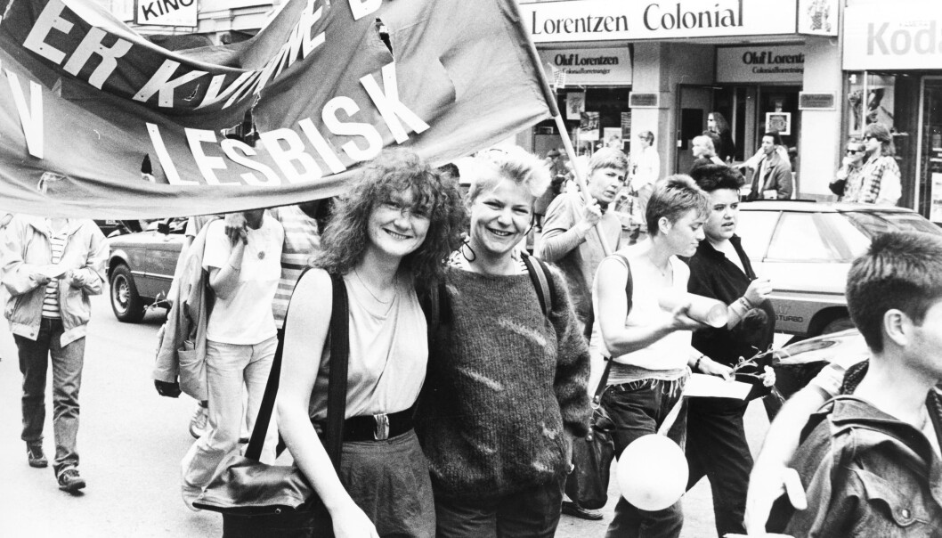 1987: Erna Bøyum (t.v.) gikk under parolen «Kvinne er kvinne best – lev lesbisk». 1987: Erna Bøyum (t.v.) gikk under parolen «Kvinne er kvinne best – lev lesbisk».