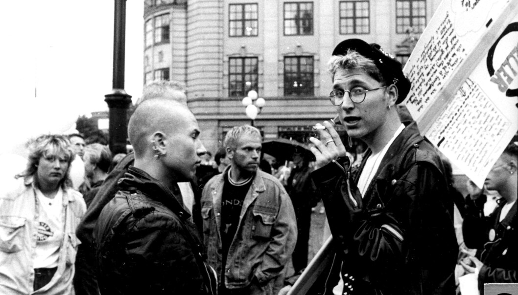 1989: Reidar Engesbak (54) gikk med Rosa rebeller i toget og endte opp på demo utenfor Storbritannias ambassade. 1989: Reidar Engesbak (54) gikk med Rosa rebeller i toget og endte opp på demo utenfor Storbritannias ambassade.