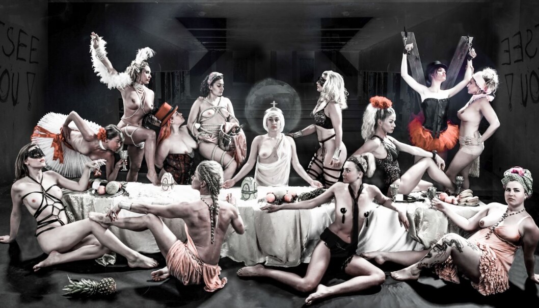 Tove-Mari Odderdal «At The Last Supper We Shall Not Be Ashamed» vises på utstillingen «Pay It Forward». Tove-Mari Odderdal «At The Last Supper We Shall Not Be Ashamed» vises på utstillingen «Pay It Forward».