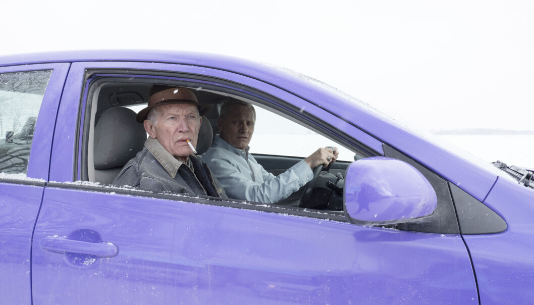 Filmens handling foregår i løpet over en uke, fra da den upolerte patriarken Willis forlater Midwestern-gården sin og drar til sønnen i Los Angeles. Omtrent halvparten av filmen foregår i flashback der vi får se hvordan han har kuet sine nærmeste gjennom flere tiår. Filmens handling foregår i løpet over en uke, fra da den upolerte patriarken Willis forlater Midwestern-gården sin og drar til sønnen i Los Angeles. Omtrent halvparten av filmen foregår i flashback der vi får se hvordan han har kuet sine nærmeste gjennom flere tiår.