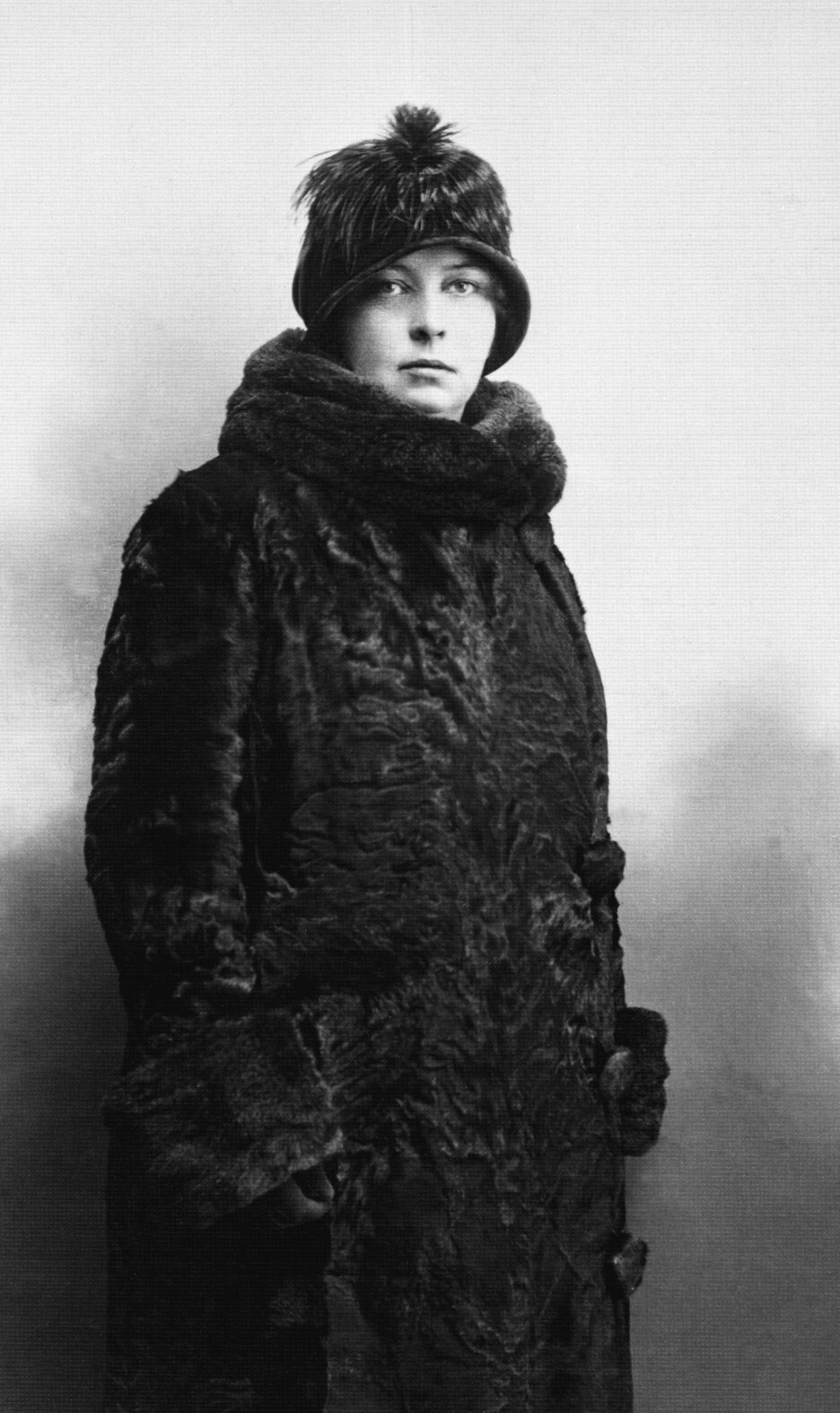 13. november 1928 får hun telefon om att hun har fått Nobelsprisen. Her er hun i reiseklærne på vei mot Stockholm for å motta Nobelprisen i litteratur 10. desember.