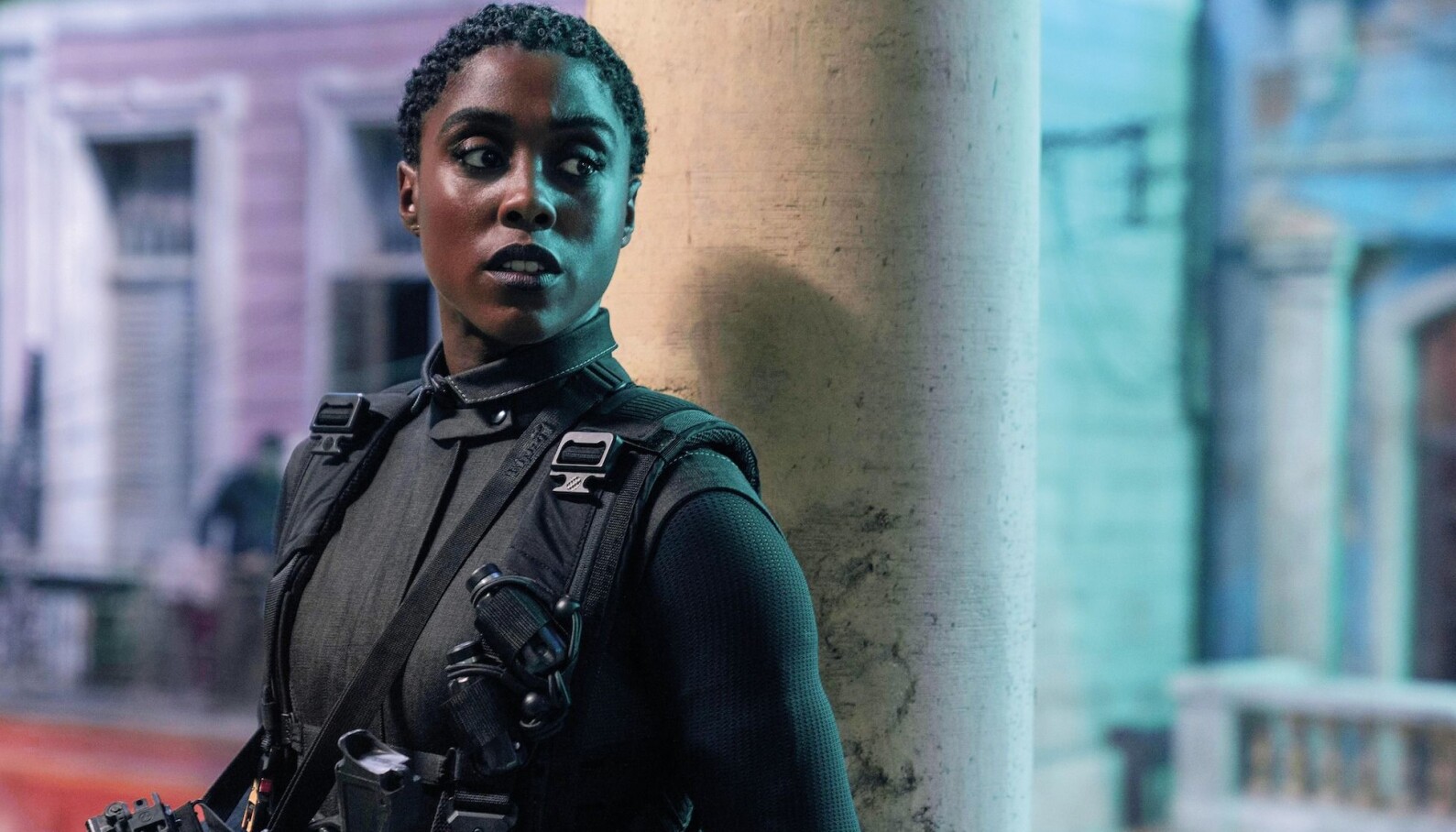«No Time To Die»
der lesbiske Lashana
Lynch spiller den nye
007-agenten Nomi, er
spilt inn på Jamaica, i
de skotske høyfjellene
Cairngorms, London,
Færøyene, Norge og
Italia. «No Time To Die»
der lesbiske Lashana
Lynch spiller den nye
007-agenten Nomi, er
spilt inn på Jamaica, i
de skotske høyfjellene
Cairngorms, London,
Færøyene, Norge og
Italia.