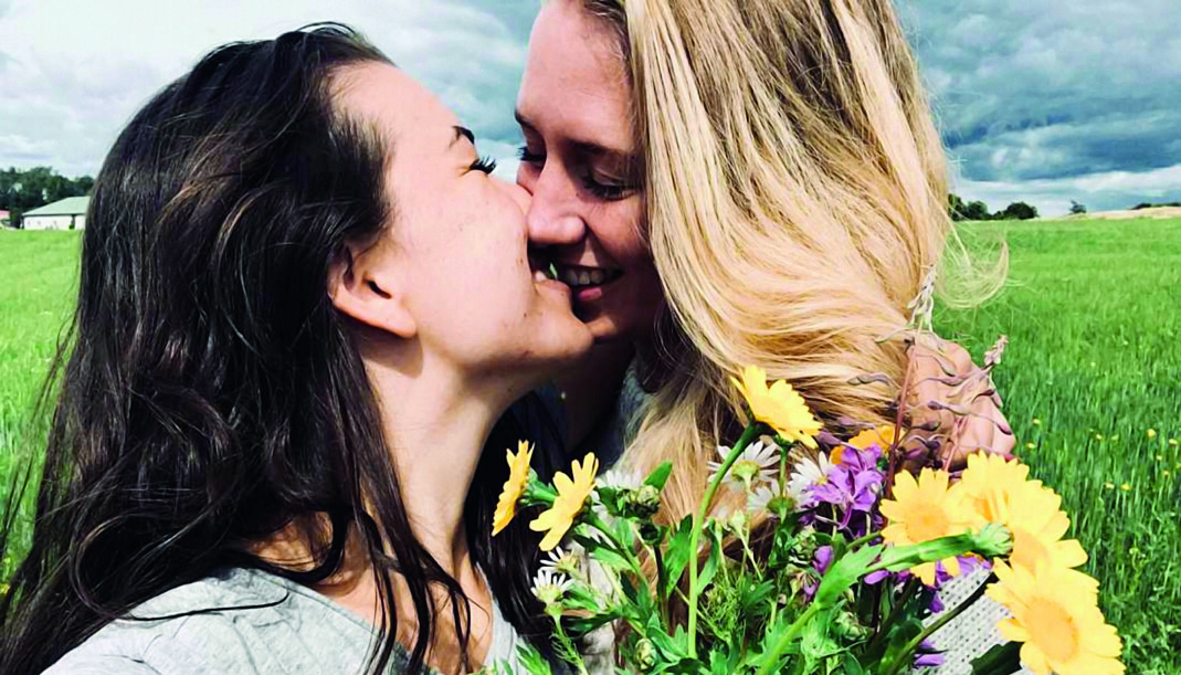 Elsa Swärd Brattström og Cornelia Axelson fra «Elsa och Cornelia gör barn». Elsa Swärd Brattström og Cornelia Axelson fra «Elsa och Cornelia gör barn».
