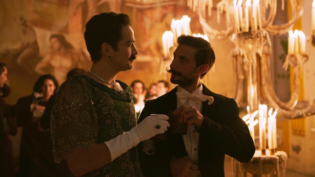 Ignacio de la Torre y Mier, presidentens svigersønn, står i sentrum av en stor skandale i filmen «De 41 danserne». Ignacio de la Torre y Mier, presidentens svigersønn, står i sentrum av en stor skandale i filmen «De 41 danserne».