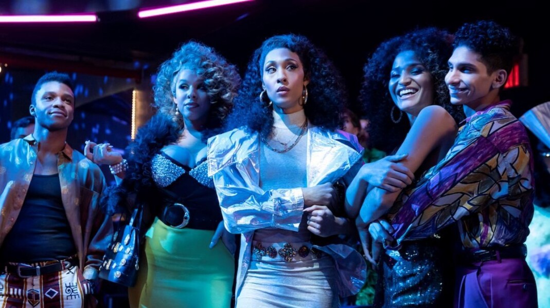 Tredje sesong av «Pose» er seriens beste. Ricky (Dyllón Burnside), Lulu (Hailie Sahar), Blanca (MJ Rodriguez), Angel (Indya Moore) og Lil Papi (Angel Bismark Curiel) gjør alle solide prestasjoner. Tredje sesong av «Pose» er seriens beste. Ricky (Dyllón Burnside), Lulu (Hailie Sahar), Blanca (MJ Rodriguez), Angel (Indya Moore) og Lil Papi (Angel Bismark Curiel) gjør alle solide prestasjoner.