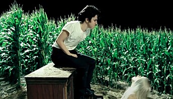 «Born This Way»-albumet markerte også fødselen til Lady Gagas mannlige alter ego Jo Calderone. Karakteren dukket først opp i magasinet Vogue Hommes Japan, fotografert av Nick Knight, som også tok bilder til albumcoveret. Senere dukket Jo Calderone opp i musikkvideoen til låta «You and I», som en rocker i skitten hvit t-skjorte, med ustelt hår og skjeggstubber. «Born This Way»-albumet markerte også fødselen til Lady Gagas mannlige alter ego Jo Calderone. Karakteren dukket først opp i magasinet Vogue Hommes Japan, fotografert av Nick Knight, som også tok bilder til albumcoveret. Senere dukket Jo Calderone opp i musikkvideoen til låta «You and I», som en rocker i skitten hvit t-skjorte, med ustelt hår og skjeggstubber.