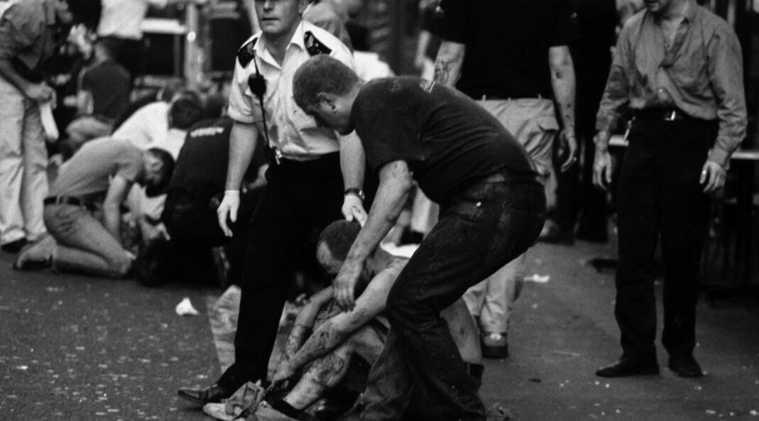 Tre døde og 70 ble skadet da nazisten David Copeland sprengte en spikerbombe i homopuben Admiral Duncan 30. april 1999. Tre døde og 70 ble skadet da nazisten David Copeland sprengte en spikerbombe i homopuben Admiral Duncan 30. april 1999.