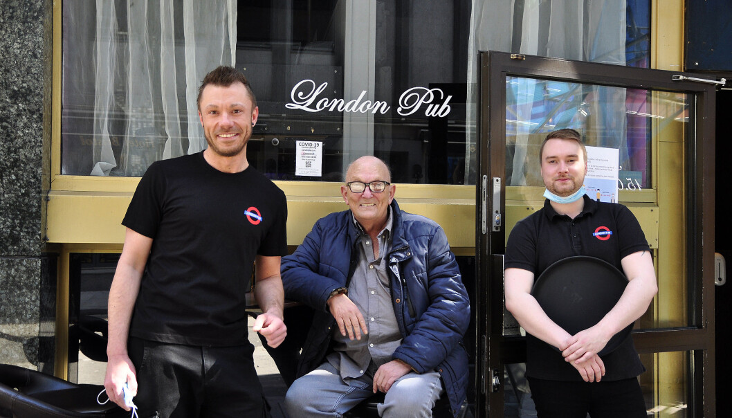 Olle, Håkon og Joakim kan omsider omgås på London Pub igjen. Olle, Håkon og Joakim kan omsider omgås på London Pub igjen.