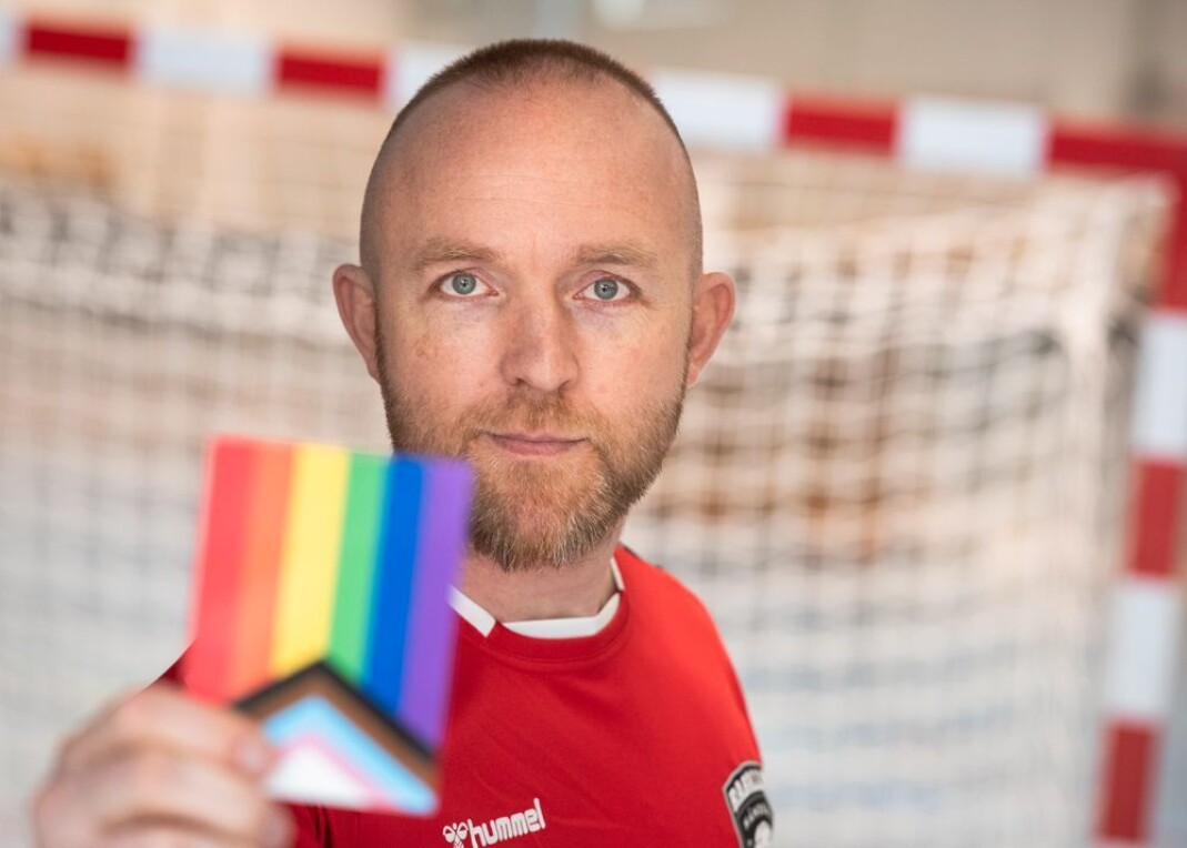 Kristian Nicolai Stakset-Gundersen, leder i Raballder Håndball, har selv opplevd hvor vanskelig det er å være åpent skeiv i idretten. Kristian Nicolai Stakset-Gundersen, leder i Raballder Håndball, har selv opplevd hvor vanskelig det er å være åpent skeiv i idretten.