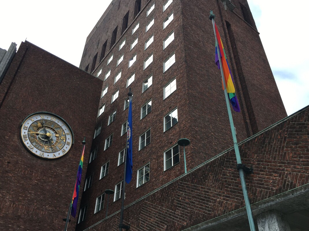 Regnbueflaggene skal vaie i vinden under hele Oslo Pride, som et svar på den siste månedens angrep på prideflagg i Oslo og i resten av landet. Regnbueflaggene skal vaie i vinden under hele Oslo Pride, som et svar på den siste månedens angrep på prideflagg i Oslo og i resten av landet.