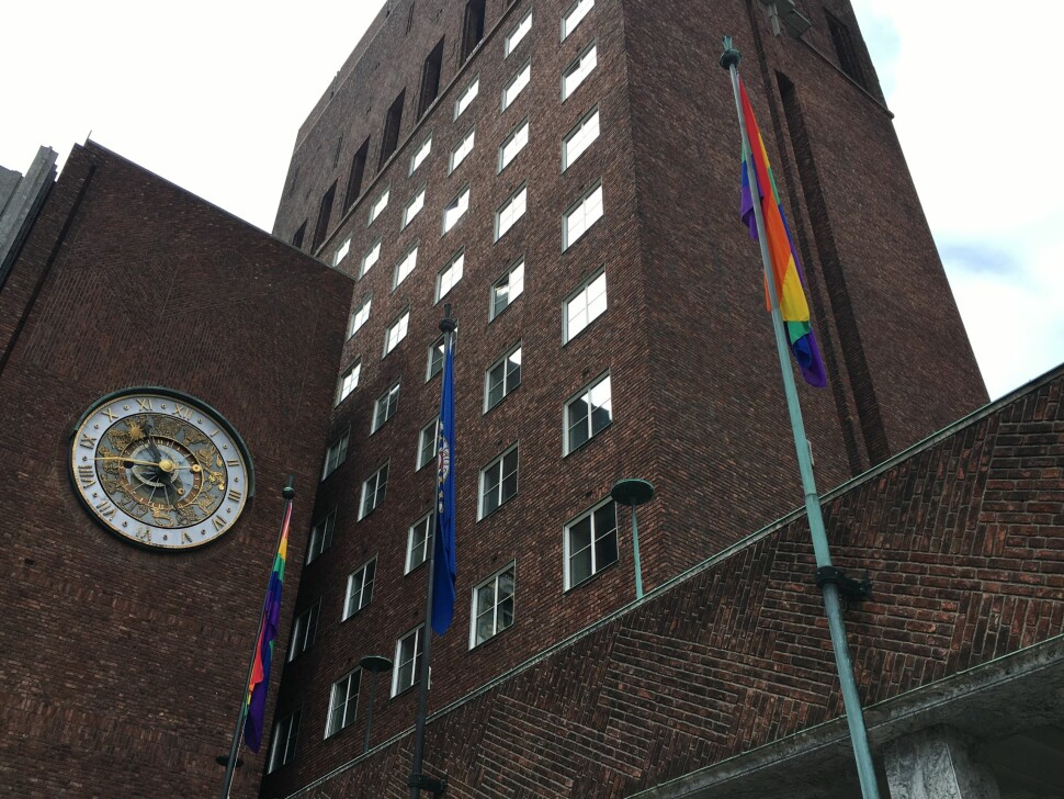 Regnbueflaggene skal vaie i vinden under hele Oslo Pride, som et svar på den siste månedens angrep på prideflagg i Oslo og i resten av landet.