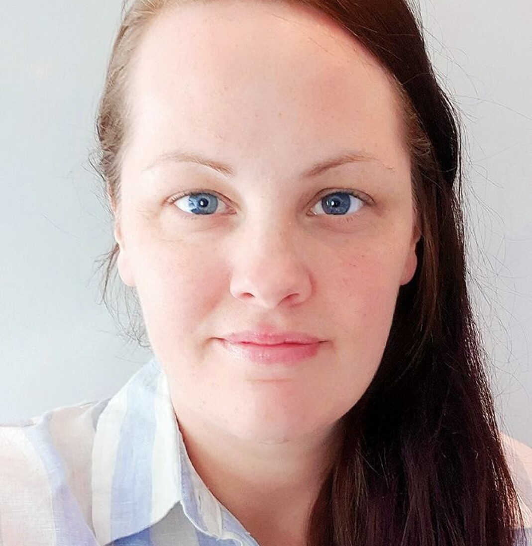 Kronikkforfatteren Linn Christine Nævdal (34), er sykepleier og bor i Narvik. Hun debuterte som forfatter med diktboka «Hev ditt blikk» på Lyrikkforlaget i fjor. Kronikkforfatteren Linn Christine Nævdal (34), er sykepleier og bor i Narvik. Hun debuterte som forfatter med diktboka «Hev ditt blikk» på Lyrikkforlaget i fjor.