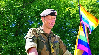 Forsvarssjef Eirik Kristoffersen i Oslo Pride-paraden