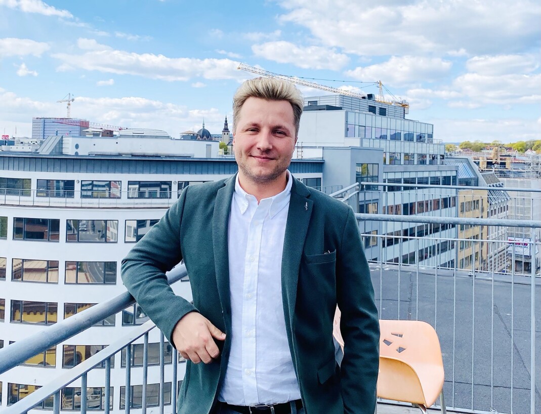 «Når jeg snakket med Blikk om disse tingene for ti år siden, hadde jeg aldri sett for meg at verden skulle gå gjennom så mye som den har i de årene som har gått» sier Adrian Pracon. «Når jeg snakket med Blikk om disse tingene for ti år siden, hadde jeg aldri sett for meg at verden skulle gå gjennom så mye som den har i de årene som har gått» sier Adrian Pracon.