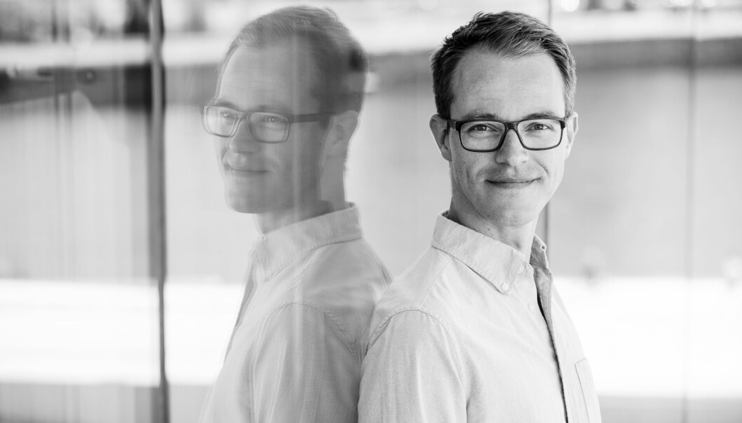 Forfattaren Åsmund Husabø Eikenes (35) har doktorgrad frå Senter for kreftbiomedisin ved Universitetet i Oslo og har tidlegere gitt ut tre populærvitskapelege bøker, mellom anna «Sprut: historia om kroppsvæskene våre» (2018). Forfattaren Åsmund Husabø Eikenes (35) har doktorgrad frå Senter for kreftbiomedisin ved Universitetet i Oslo og har tidlegere gitt ut tre populærvitskapelege bøker, mellom anna «Sprut: historia om kroppsvæskene våre» (2018).