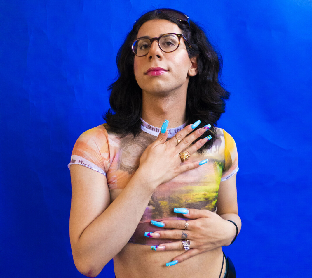 Sultan Hadaddeen drømmer om å bli artist, men vil hun helst være kjent som aktivist, og som en transkvinne som elsker dans, sang, ballroom, vogue og drag. Sultan Hadaddeen drømmer om å bli artist, men vil hun helst være kjent som aktivist, og som en transkvinne som elsker dans, sang, ballroom, vogue og drag.