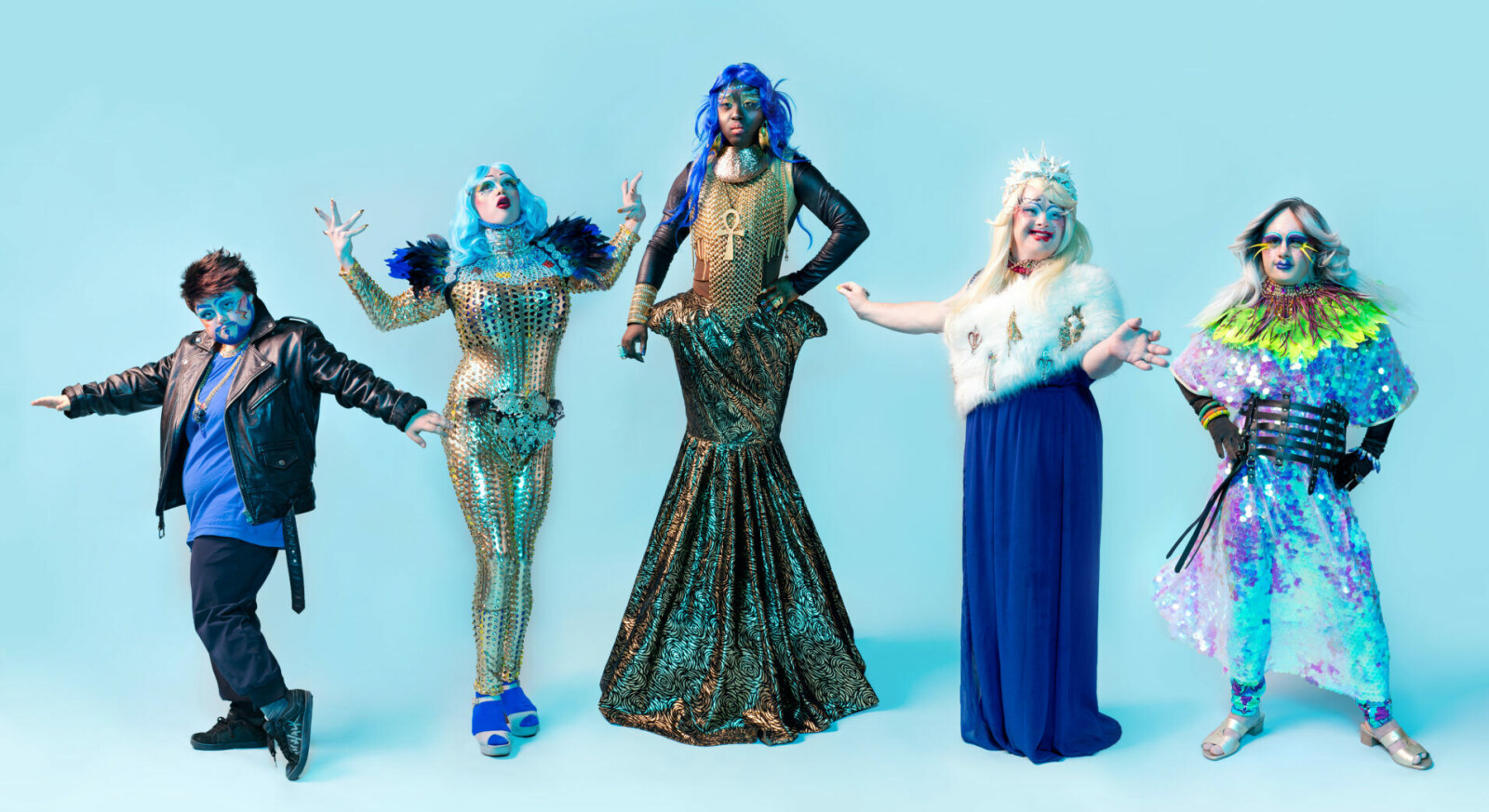 «Drag Syndrome», verdens eneste profesjonelle drag-artister med downs syndrom, tar turen til Politisk Korrekt Teaterfestival i år. «Drag Syndrome», verdens eneste profesjonelle drag-artister med downs syndrom, tar turen til Politisk Korrekt Teaterfestival i år.