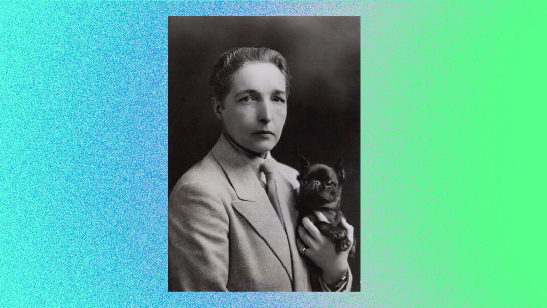 Radclyffe Hall (1880-1943) kledde seg i mannsklær og vennene hennes kalte henne for John. Fra 1916 og fram til sin død, var hun i et forhold med kunstneren Una Vincenzo, mer kjent som Lady Una Troubridge (1887–1963), men hadde også lengre affærer med andre kvinner. Radclyffe Hall (1880-1943) kledde seg i mannsklær og vennene hennes kalte henne for John. Fra 1916 og fram til sin død, var hun i et forhold med kunstneren Una Vincenzo, mer kjent som Lady Una Troubridge (1887–1963), men hadde også lengre affærer med andre kvinner.