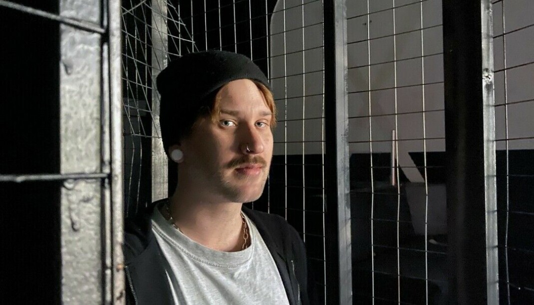 Daglig leder Jim DeVillé hos utestedet Elsker i Oslo prioriterer å beholde de ansatte selv om Elsker holder helt stengt under skjenkestoppen. Daglig leder Jim DeVillé hos utestedet Elsker i Oslo prioriterer å beholde de ansatte selv om Elsker holder helt stengt under skjenkestoppen.