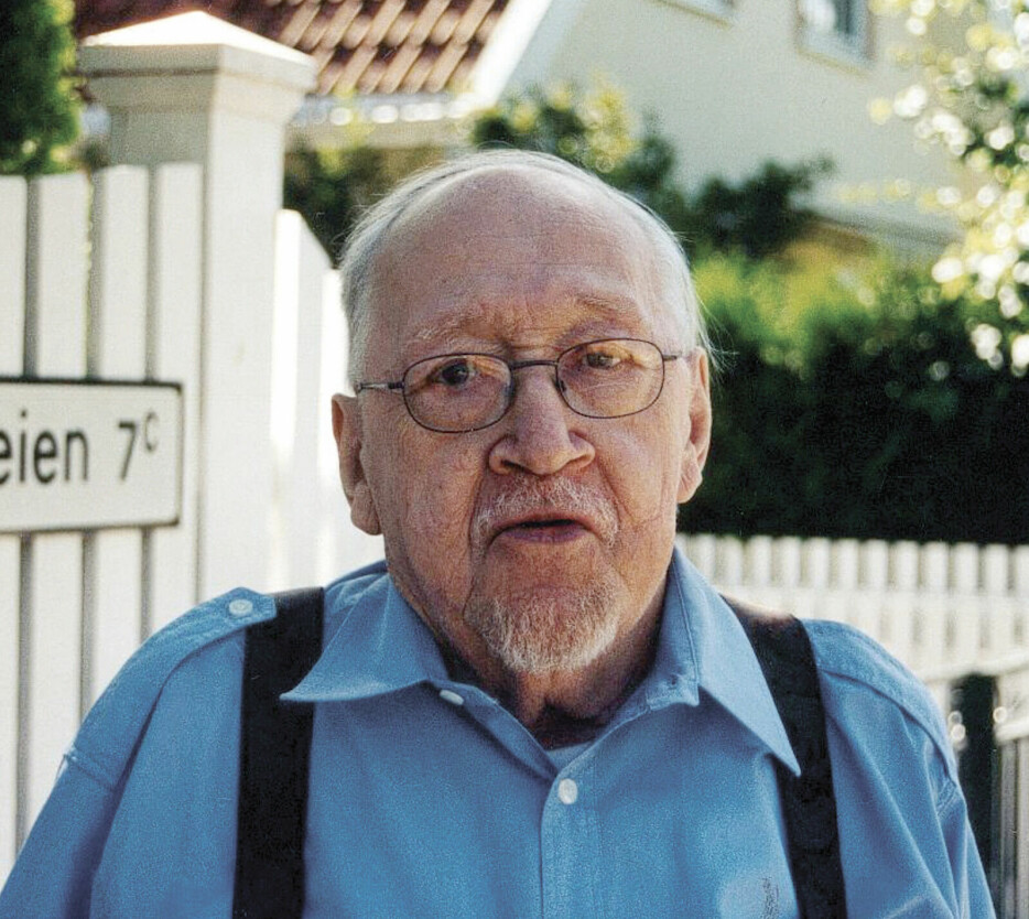 Arne Heli (1924-2006) var homopolitisk aktivist og sammen med Øivind Eckhoff (1916-2001) sentral i dannelsen av DNF-48. Like før han døde i 2006, ga han ut boka «Åpen om det forbudte».