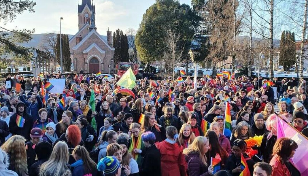 Vinterprideparaden på Lillehammer har avgang fra Fabrikken, Løkkagata 9, med oppmøtetid kl 12.00 den 26.februar. Vinterprideparaden på Lillehammer har avgang fra Fabrikken, Løkkagata 9, med oppmøtetid kl 12.00 den 26.februar.