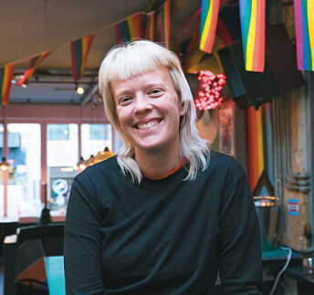 Emma Kroeger er booking-ansvarlig ved Dalston Superstore. Om du ikke er så glad i å være ute til seint på natt, så ta turen innom den berømte dragbrunsjen deres på lørdager og søndager. Emma Kroeger er booking-ansvarlig ved Dalston Superstore. Om du ikke er så glad i å være ute til seint på natt, så ta turen innom den berømte dragbrunsjen deres på lørdager og søndager.