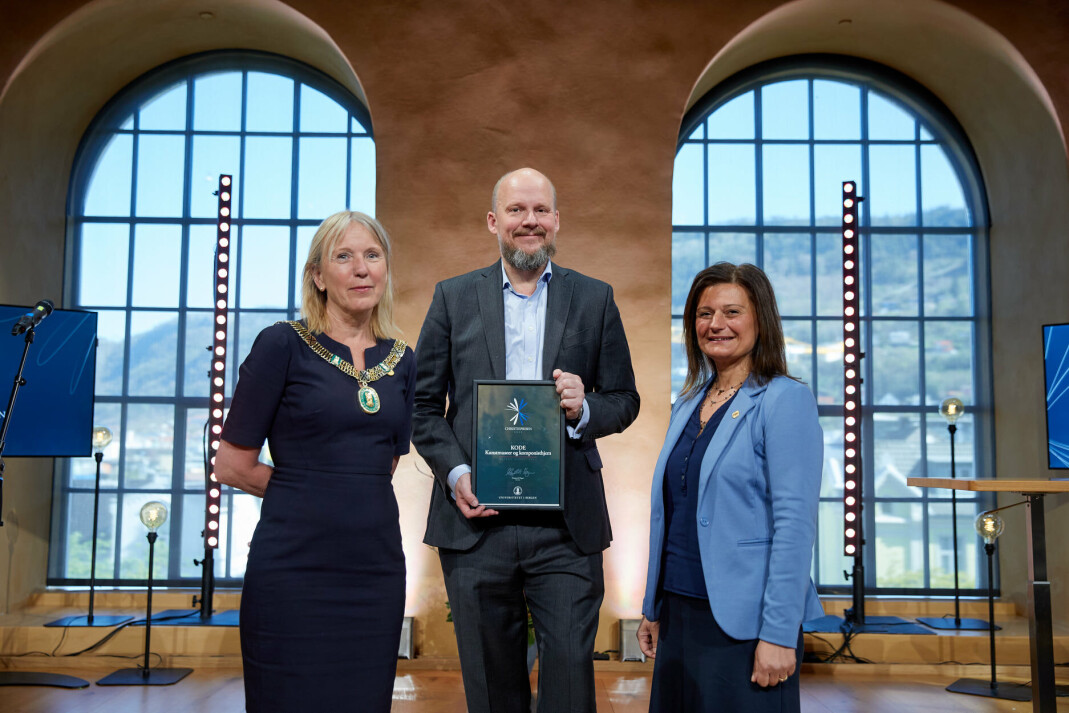 f.v. Margareth Hagen, rektor ved UiB, KODE-direktør Petter Snare og Pinar Heggernes, juryleder prorektor ved UiB. f.v. Margareth Hagen, rektor ved UiB, KODE-direktør Petter Snare og Pinar Heggernes, juryleder prorektor ved UiB.