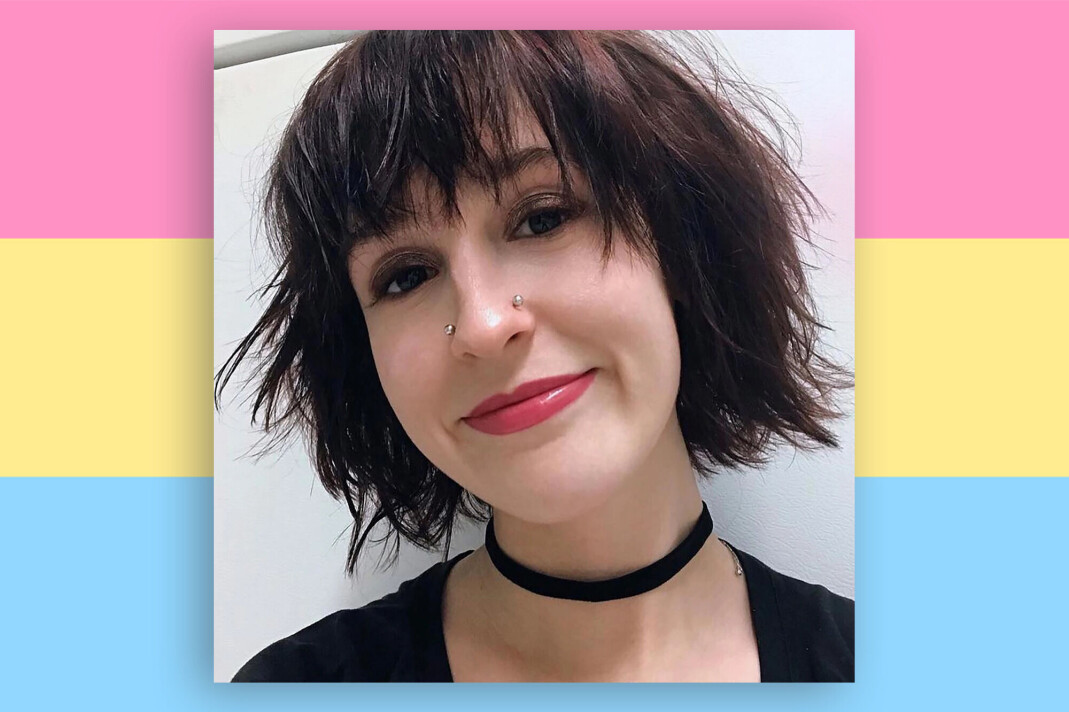 Casey Scott hadde nettopp begynt i jobben som kunst- og håndverkslærer ved Trafalgar Middle School i Cape Coral, Florida, da hun fikk sparken. Casey Scott hadde nettopp begynt i jobben som kunst- og håndverkslærer ved Trafalgar Middle School i Cape Coral, Florida, da hun fikk sparken.