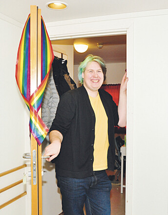 Audun Arntzen kom rett fra arbeidstrening med NAV da hen begynte på draglinja. Nå har hen omfavnet sin indre dragqueen: Maud Zafira North. Audun Arntzen kom rett fra arbeidstrening med NAV da hen begynte på draglinja. Nå har hen omfavnet sin indre dragqueen: Maud Zafira North.
