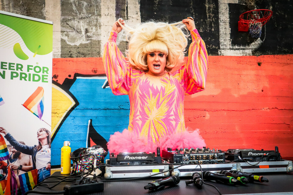 Lady Bunny er en av verdens mest kjente dragqueens. Den legendariske artisten fylte Pride Park-arenaen med heftig disco og sin egen flamboyante person.