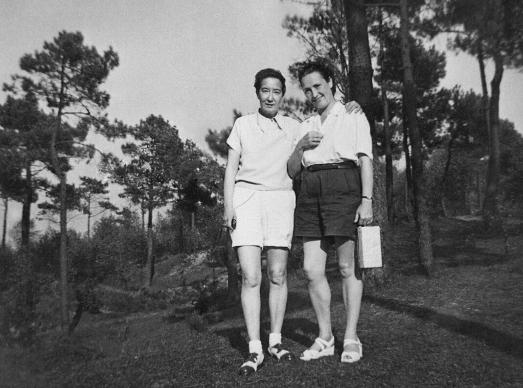 Nelly Mousset-Vos (1906 – 1987) og Nadine Hwang (1902 – 1972) levde begge fargerike og dramatiske liv før de ble deportert til kvinneleiren Ravensbrück i 1944. Nelly Mousset-Vos (1906 – 1987) og Nadine Hwang (1902 – 1972) levde begge fargerike og dramatiske liv før de ble deportert til kvinneleiren Ravensbrück i 1944.