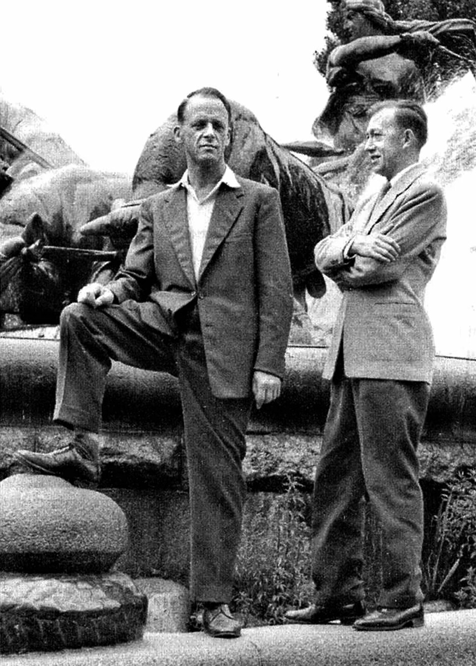 Vigdis Bunkholdts første møte med DNF-48 var med Øivind Eckhoff (t.v.) og kjæresten Arne Heli. Her er de i København rundt 1953.