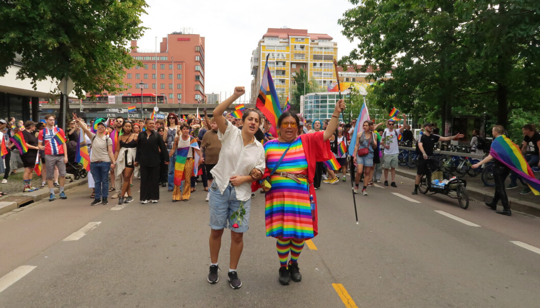 Begard Reza i Salam og Maria Puenchir i organisasjonen Steatornis i solidaritetsparaden lørdag 25. juni. Begard Reza i Salam og Maria Puenchir i organisasjonen Steatornis i solidaritetsparaden lørdag 25. juni.