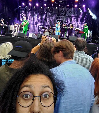Sofia Knudsen Estifanos sender Blikk et bilde av «halve trynet foran Timbuktu-konsert på Kongsberg jazz, nest siste dag på turné.» Sofia Knudsen Estifanos sender Blikk et bilde av «halve trynet foran Timbuktu-konsert på Kongsberg jazz, nest siste dag på turné.»