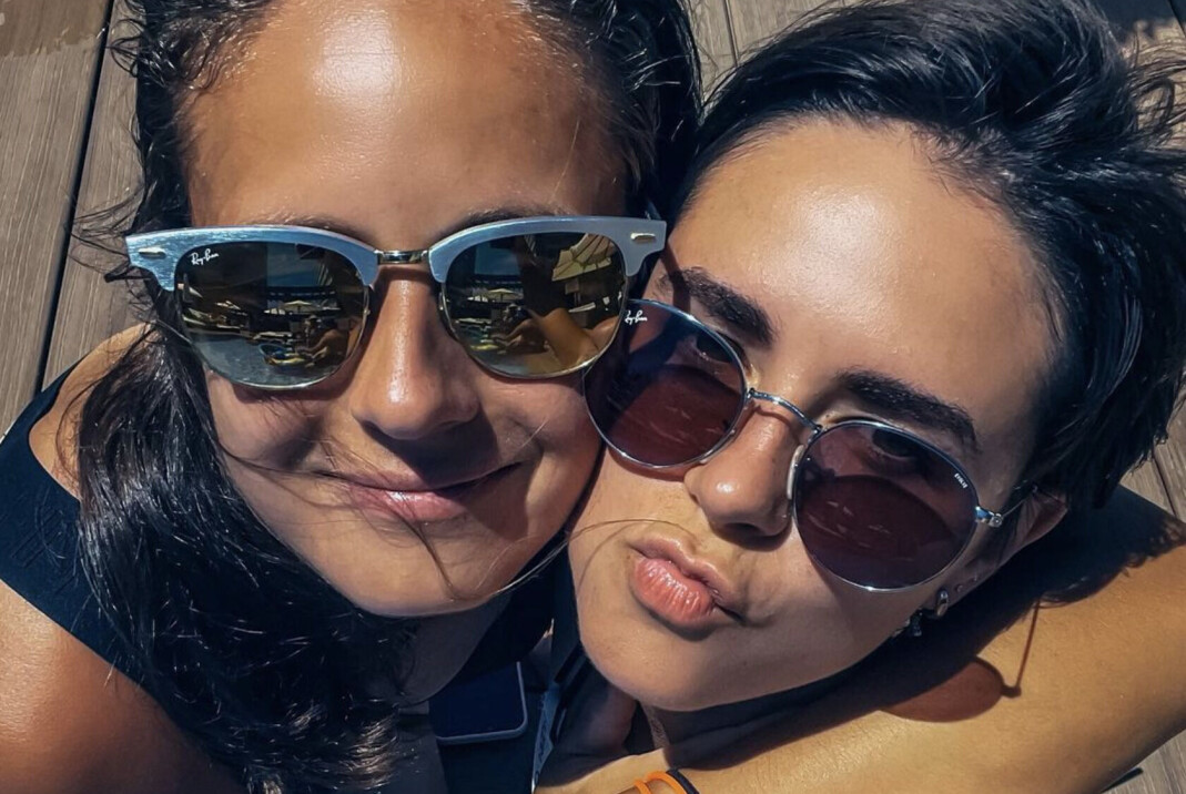 Etter å ha kommet ut, la Daria Kasatkina (t.v) ut et bilde av seg selv med kjæresten, skøyteløper Natalia Zabiiako, på Instagram. Zabiiako er fra Estland og konkurrerer nå for Canada i kunstløp. Etter å ha kommet ut, la Daria Kasatkina (t.v) ut et bilde av seg selv med kjæresten, skøyteløper Natalia Zabiiako, på Instagram. Zabiiako er fra Estland og konkurrerer nå for Canada i kunstløp.
