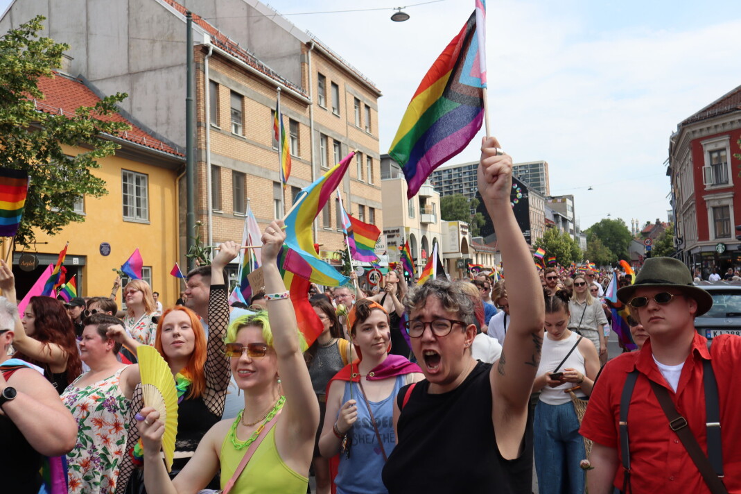 Etter terroren gikk flere hundretalls mennesker gjennom Oslo og tok gatene tilbake.. Etter terroren gikk flere hundretalls mennesker gjennom Oslo og tok gatene tilbake..